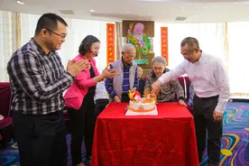 举办集体生日会、趣味运动会，东莞石龙离休老干部和社区长者幸福满满图片