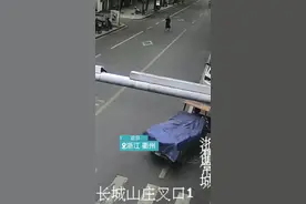 10秒，众人合力抢回两条生命！浙江衢州上演感人一幕图片