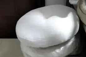 网上没下单，却莫名其妙收到数十个包裹，武汉一女子遇到“天降的馅饼”图片