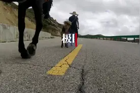 为圆儿时武侠梦，湖南小伙花万元买马千里走单骑图片