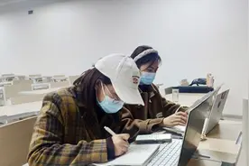 货车司机邵长亮：只要有搬运任务，不管多晚，我第一个出发图片