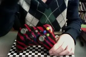 “甜茶”提莫西·查拉梅曾改装过Xbox360手柄图片