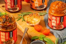 “爆款”调料包卖出百万件！这届年轻人，正在悄悄“囤”调味品，背后的“厨房生意”为何火了？图片