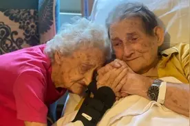 国外一对夫妇70年形影不离 因病住院100天后在疗养院重逢图片