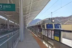 河北张家口：太锡铁路太子城至崇礼段开始联调联试视频封面