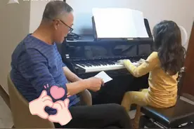 唱出3代人家国情怀！8岁外孙女教姥爷唱《万疆》图片