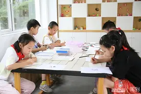 这所学校不再一刀切安排午休，不午睡的孩子可以参加午间微社团图片