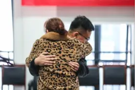 21年 终于找到你！九龙坡警方助失散21年的母子团圆图片