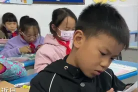 湖北南漳县：“非遗剪纸”进校园