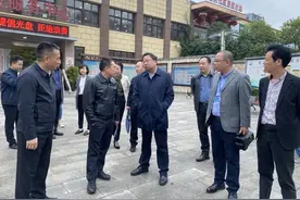 市委宣传部常务副部长曹清尧调研龙洲湾街道道角村时表示：要努力探索出城乡精神文明建设融合发展的新途径图片