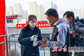 「疫情防控 一线报道」29日起，兰州中川城际列车全部停运图片