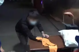 “119吗？我是110”，手铐失灵了图片