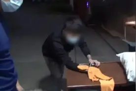 “119吗？我是110”，手铐失灵了图片