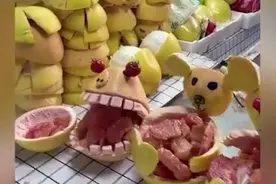 小伙摆无人水果摊每日销售400多元视频封面