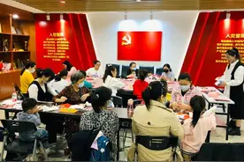 海滨开展“艺术之家”亲子美术DIY活动图片