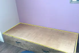 旧衣柜扔了留下2个大抽屉，我拿到客厅一拼接，双人沙发不用买了图片