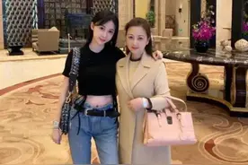 潘玮柏岳母照片曝光，和自己老婆超像，一身名牌家底不薄图片