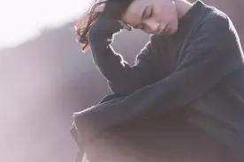 “扶弟魔佟丽娅”的恋爱经历暴露，再优秀的女子都会毁于这3点图片