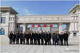 金寨一中赴霍山中学交流学习图片