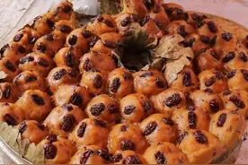 山东小伙卖年糕，一月收入顶一年，日入7万元，进货全用火车皮图片