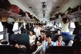 中俄列车大劫案：妇女被辱，乘客遭轮番抢劫，跳车后仍被抓回殴打图片