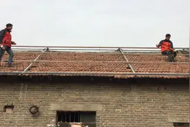 河南农村贫困户危房免费改造，看看三间瓦房是如何改造的视频封面