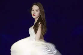 小八卦：热巴、郑爽、赵薇、辛芷蕾、陈飞宇、baby、关晓彤、何炅图片