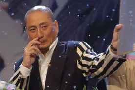 25岁的文静，为何嫁50岁二婚4个孩子的汤镇业，婚后生一对双胞胎图片