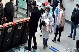 惊魂20秒！齐鲁医院急诊科医师路遇噎食窒息幼童出手抢救图片