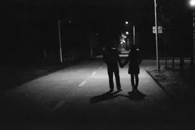16岁的少女被“男朋友”以1.5万元卖了，逃出淫窝后她又去找他了图片