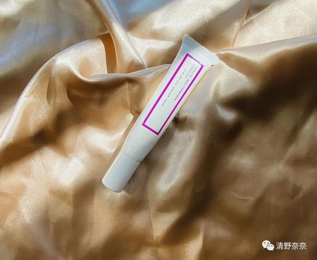 玉兰油身体乳小瓶子