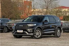 探险者：轴距超3米，2.3T+10AT+后驱，买低配家用正合适图片