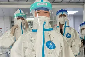 医生妻子在战疫前线，丈夫深情告白：“不用担心，家里有我，我们一起加油”图片