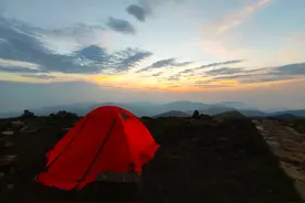 东灵山顶露营记图片