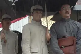 《1921》和黄轩飙戏，28岁韩东君甩“肌肉男”标签，完成戏路蜕变图片
