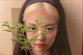 圆脸女孩戴什么配饰显脸小？图片