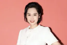 那些爱蹭的女星：朱茵陈德容爱蹭周星驰，温碧霞有采访就提刘德华图片