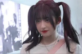 《青2》吊车尾选手黄一鸣，曾是出名小太妹！只因撞衫就恐吓他人图片