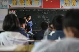 农村教师25年，直接晋升高级！教龄是含金量最高的证书图片