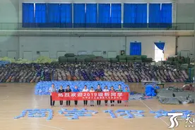 昌吉学院新生的被褥，来自柯坪县吐拉村图片