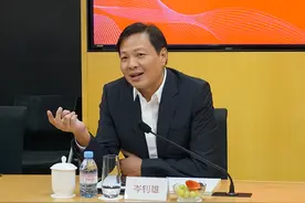 广东佛山地产大亨：白手起家创业，身价百亿积极做慈善图片