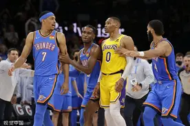 威少三双+ 10次失误安东尼三不沾，湖人遭逆转沃格尔难辞其咎图片