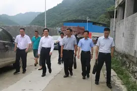 广西电视台新闻频道对河池检察机关扫黑除恶工作情况进行报道图片