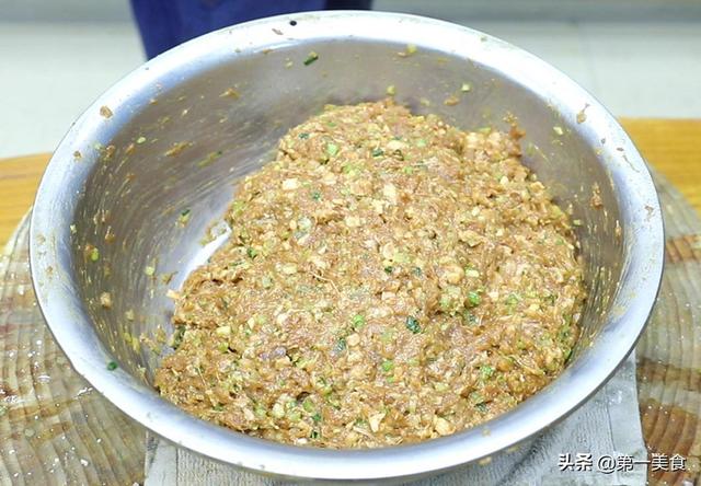 3种最常见的饺子馅做法，鲜嫩多汁，都是冬天常吃的馅，家人喜欢