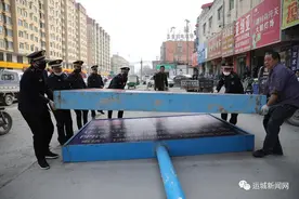 市区双桥路户外广告牌匾，规范整治了！图片