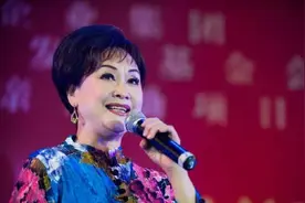 2000年，李谷一怒揭东方歌舞团腐败内幕，遭死亡威胁：我枪毙你图片