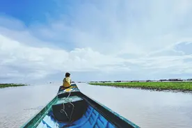 洞里萨湖上的浮村，那里住着一群你想象不到的高棉人图片