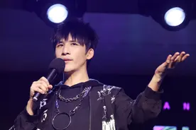 大鹏做错了什么，7年内不断道歉，依旧不被大张伟原谅？图片
