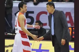 当年巩晓彬为什么会暗讽丁彦雨航：只为利益也打不好，要有担当。图片