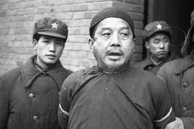1950年，一名汉奸被政府处决，葬礼花费竟高达300万元，此人是谁图片